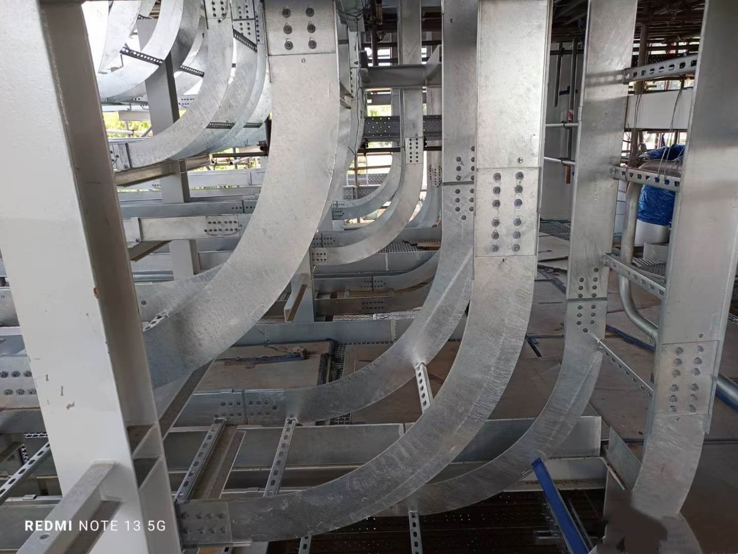 3 cable ladder case.jpg