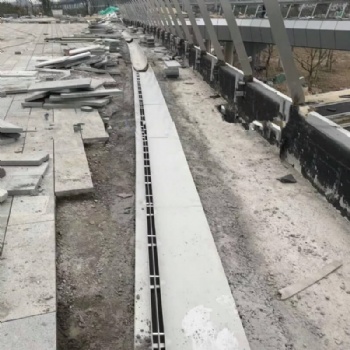 Slot Drains & Slot Drainage Channels 1m - A15 B125 C250 D400 Rated